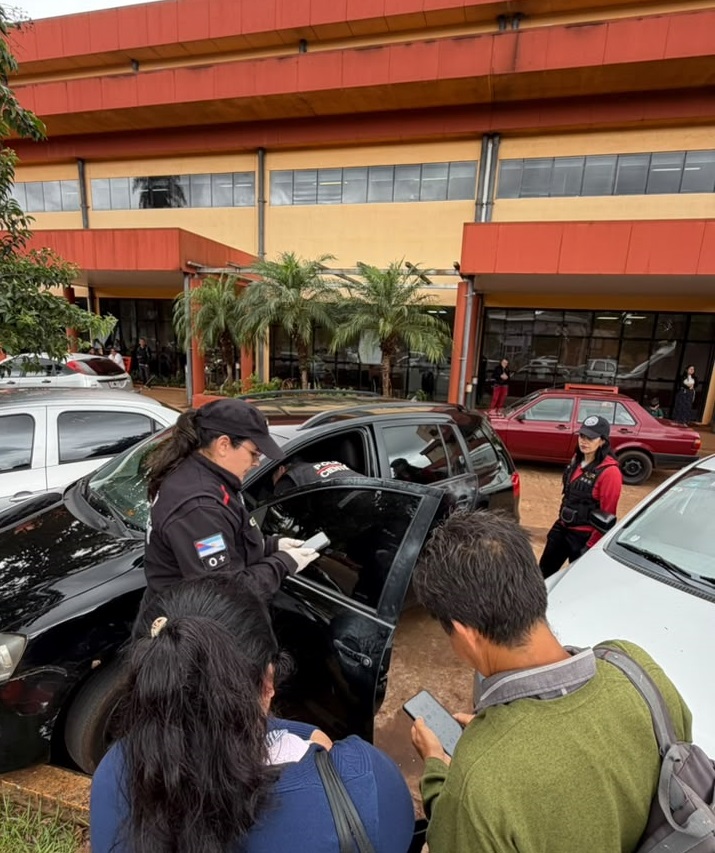 Secuestraron un coche del estacionamiento del Hospital Samic vinculado a una causa por drogas