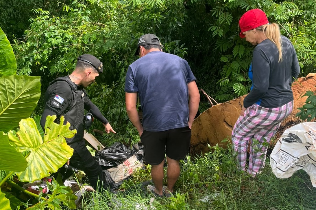 Vio una patrulla del Comando y tiró al monte un bolso con más de 15 kilos de droga