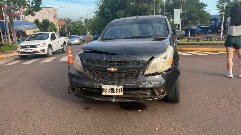 Una mujer lesionada por choque entre dos coches en el centro de Oberá