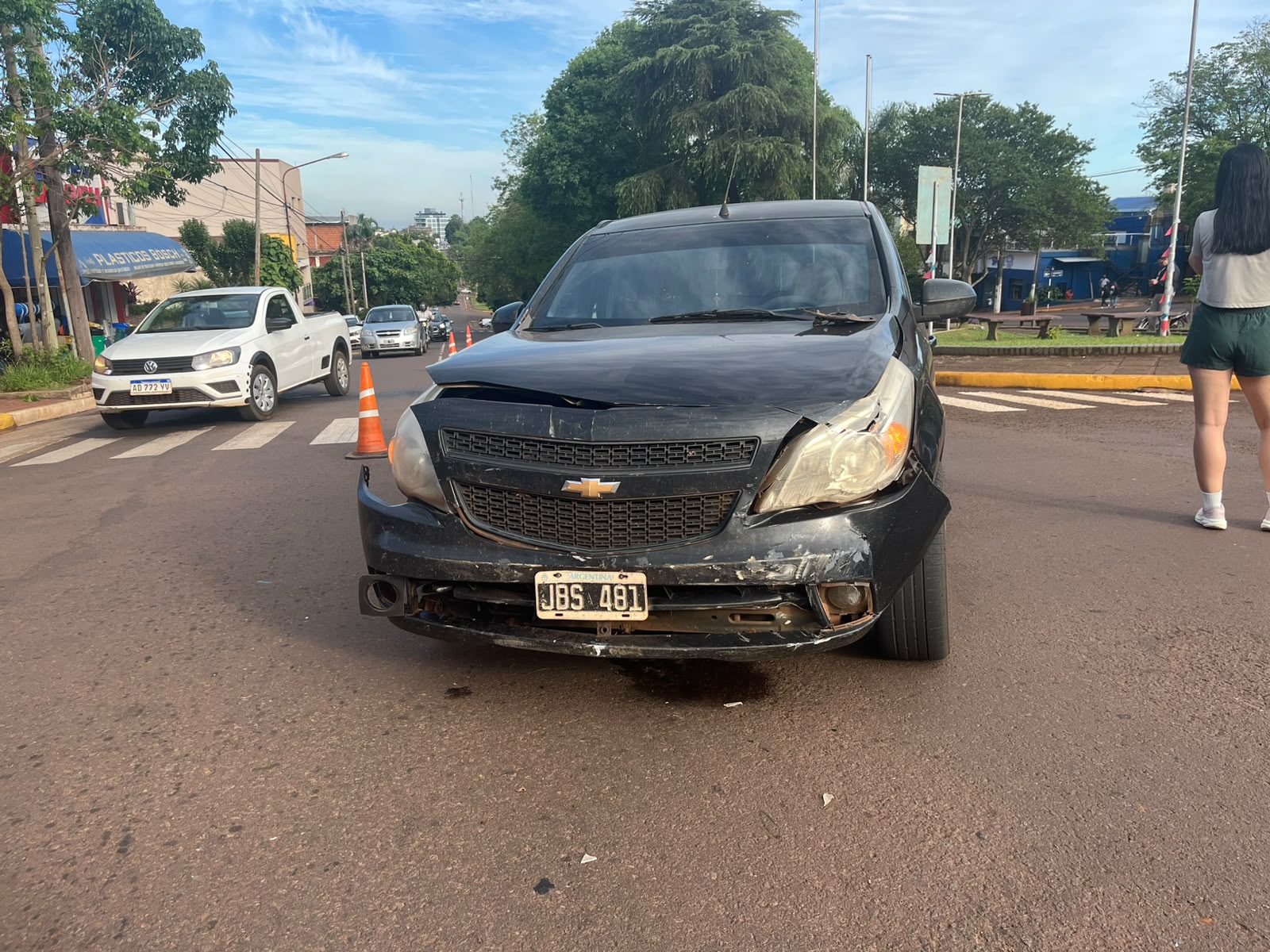 Una mujer lesionada por choque entre dos coches en el centro de Oberá