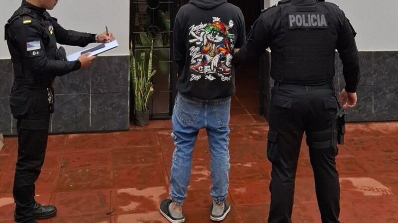 Moto Didi se quedó con un celular que tenía que entregar y terminó preso