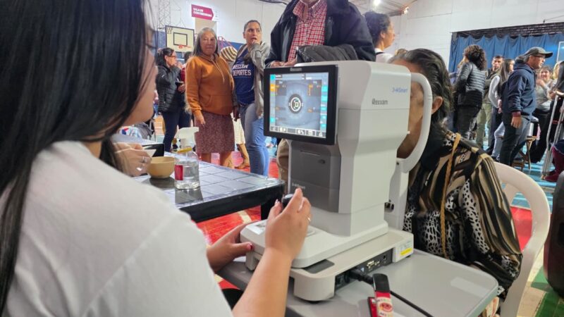 Mirar Mejor llegó por primera vez a San Vicente, donde centenares de vecinos accedieron a controles visuales