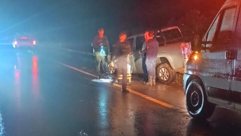 Despistó con una Amarok sobre la ruta 14 y terminó contra el guardarraíl