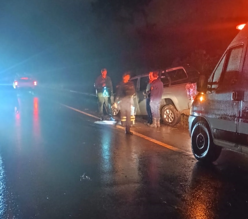Despistó con una Amarok sobre la ruta 14 y terminó contra el guardarraíl