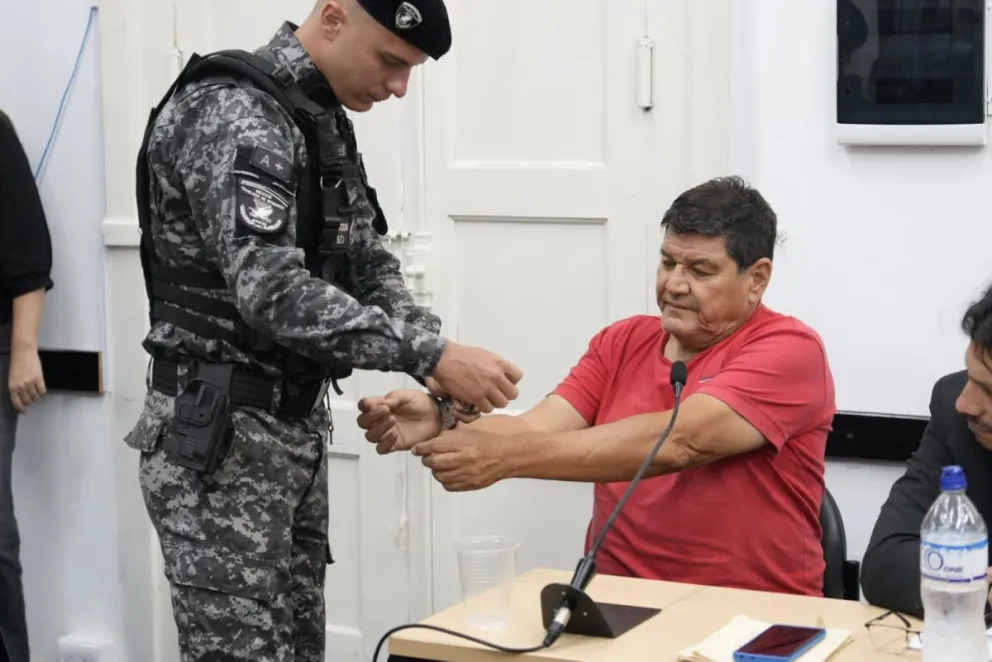 Condenaron a prisión perpetua al gendarme que asesinó de cuatro tiros a su esposa hace 25 años